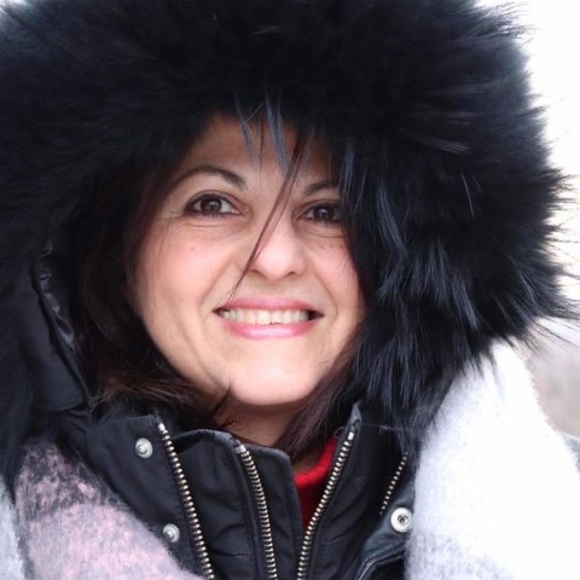 Meet your Posher, Roula - Picture 1 of 1